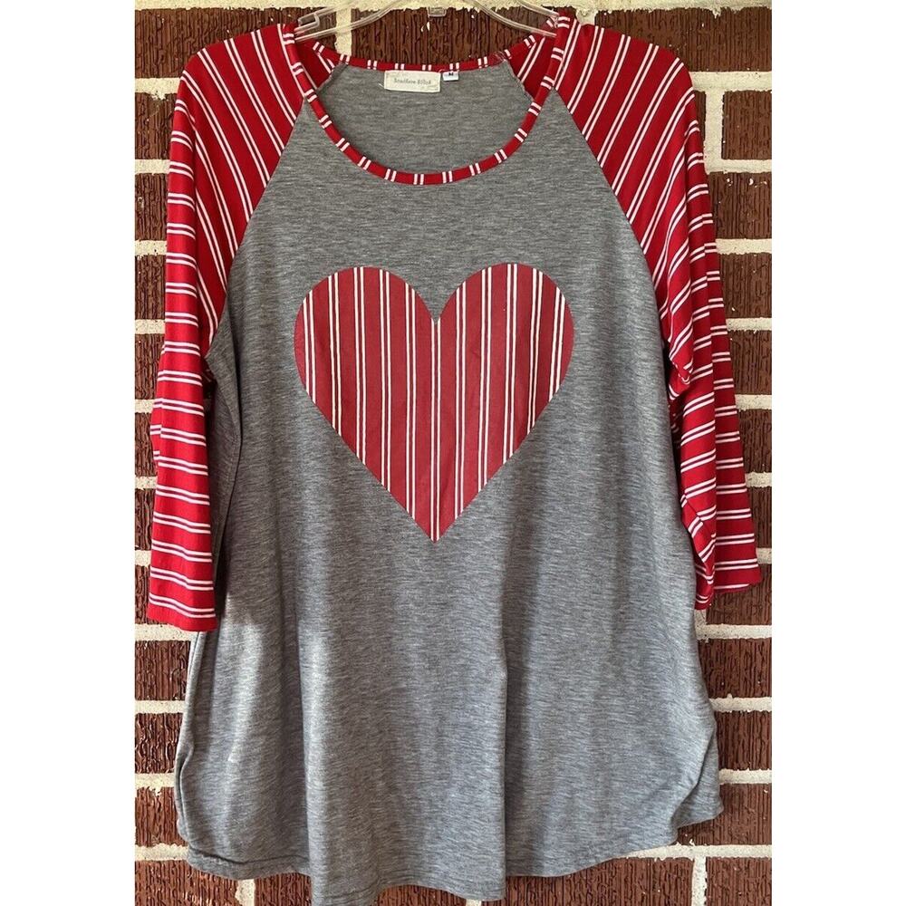 Southern Stitch Gray Heart Jersey with Red and White Striped Sleeves Sz Medium